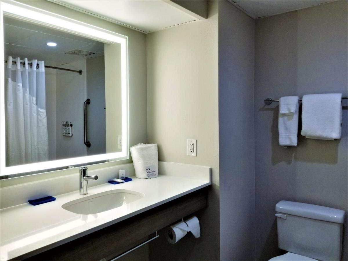Holiday Inn Express Apex - Raleigh By Ihg Екстериор снимка